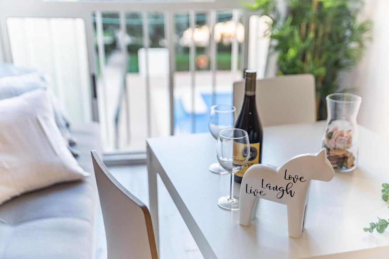 Sun Coast Benalmadena -- Superb Studio With 4 Pools, Gardens & Breakfast Εξωτερικό φωτογραφία