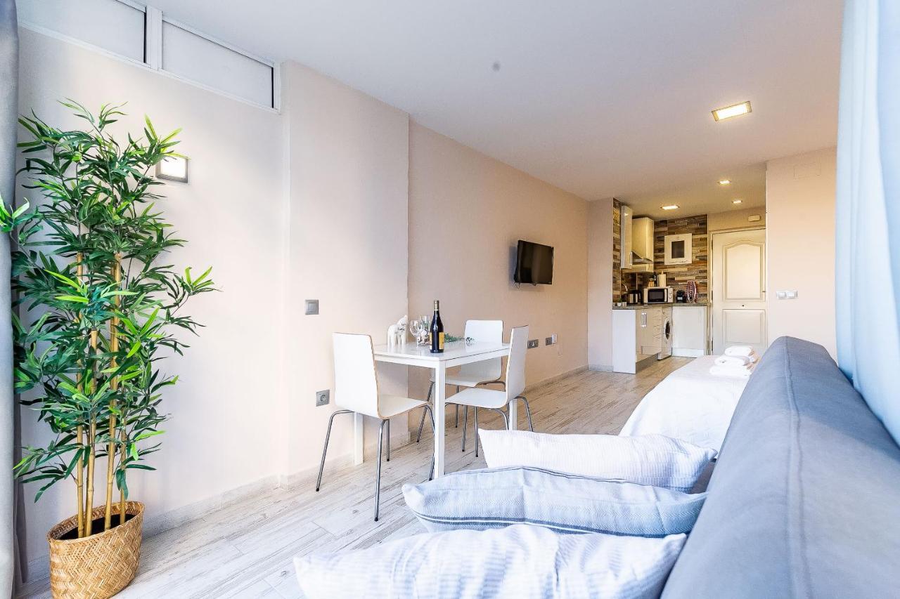 Sun Coast Benalmadena -- Superb Studio With 4 Pools, Gardens & Breakfast Εξωτερικό φωτογραφία