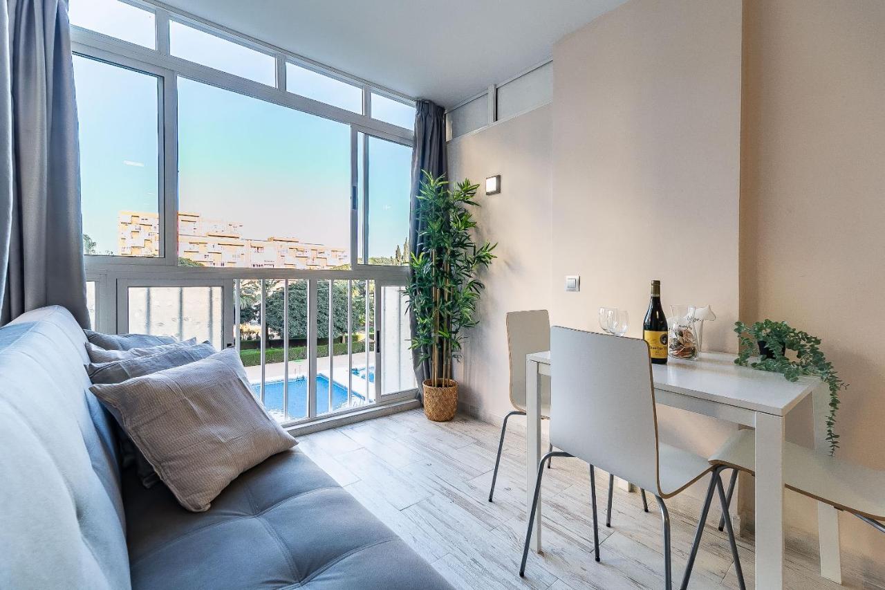 Sun Coast Benalmadena -- Superb Studio With 4 Pools, Gardens & Breakfast Εξωτερικό φωτογραφία