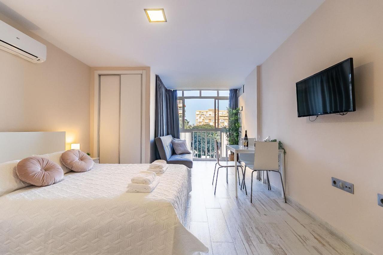 Sun Coast Benalmadena -- Superb Studio With 4 Pools, Gardens & Breakfast Εξωτερικό φωτογραφία